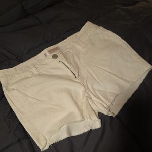 No Boundaries Cream Frayed Hem Jean Shorts
